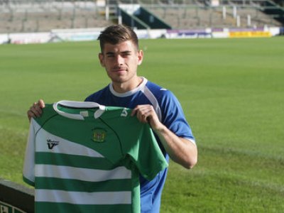 Joe Edwards signs 