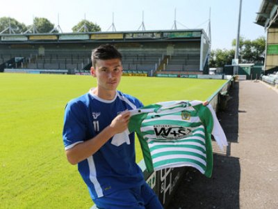 Kieffer Moore signing