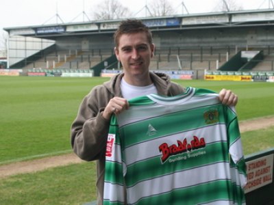 Peter Sweeney signs on 