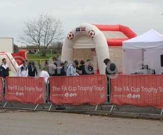 20091106 - fa cup road show 012web.jpg