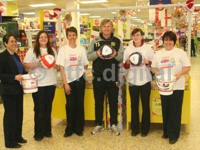 20100506 - Terry for Clic Sargeant at Tesco 007.jpg