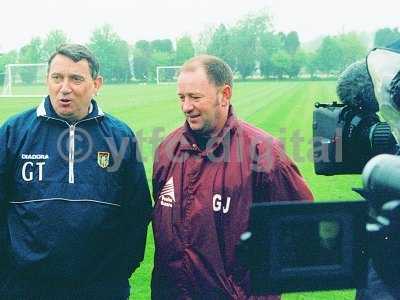 - Gary with graham Taylor.jpg