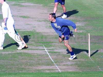 thommo  bowling 1