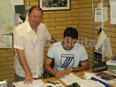 Pablo Signing 008