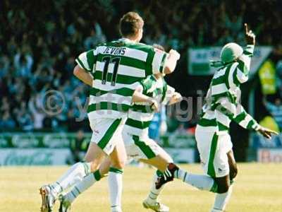 Efe Sodje Celebrates Vs Lincoln