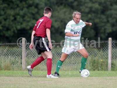 Chinnock v YTFC Legends 08-08-17560