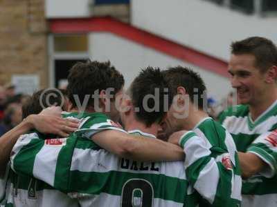 20041204 - players celebrates a goal v histon.jpg