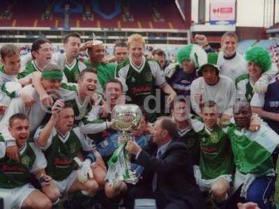 - 20020512-fa-trophy1.jpg