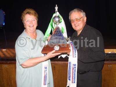 pam n john fry with trophy1.jpg